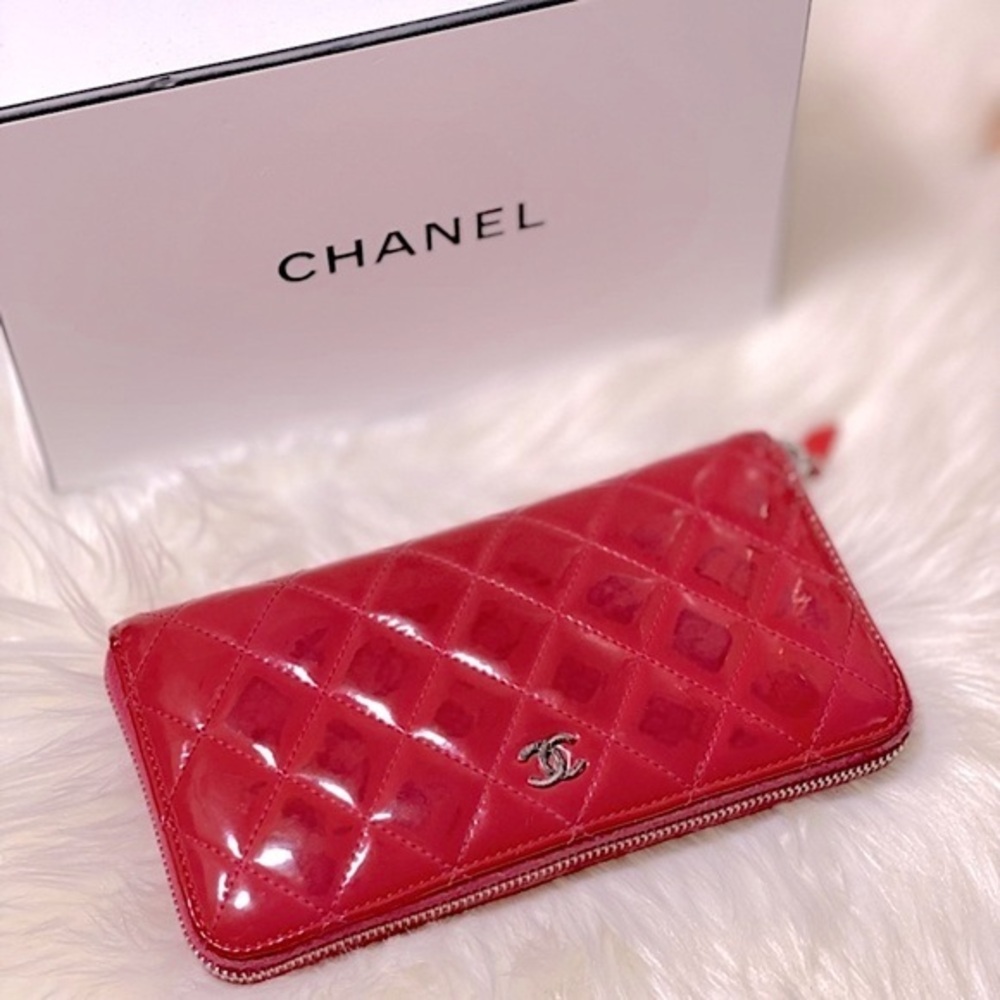 CHANEL - 💯 Authentic Hot Pink Quilted Patent Leather Long Zippy Classic Wallet